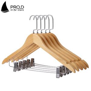 Cintres en bois personnalisés pour adultes, <span class=keywords><strong>antivol</strong></span>, naturels, pour magasin de vêtements, hôtel, avec pinces métalliques réglables - Product Image 2