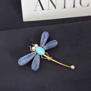 Broche de Libélula de Cianita Natural Hecho a Mano de Lujo, Chapado en Oro y Cobre, con Incrustaciones de Turquesa, Mármol Rojo y Jade, Joyería Fina con Perlas - Product Image 3