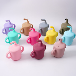 Tasse à bec verseur en silicone de qualité alimentaire pour bébé, avec poignées et bec en forme de bec de canard, plusieurs couleurs disponibles, tasse à boire en silicone souple, vente chaude - Product Image 2