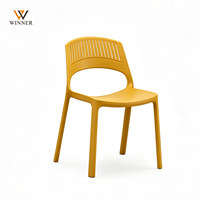 Chaise de salle à manger en plastique PP moderne, durable et économique pour bureau commercial, salle à manger et visiteurs en extérieur