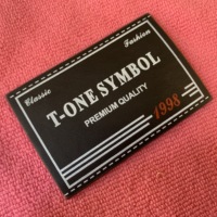 Patch en cuir noir gravé au laser avec logo en relief pour sac à dos, étiquettes en cuir à coudre pour jeans, chapeaux et sacs, prix d'usine