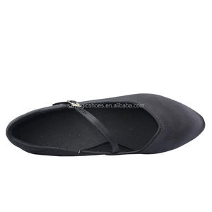 Scarpe da ballo Wedopus chiuse raso nero tacco sottile 7.5CM personalizzato - Product Image 4