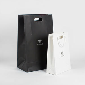 Sac en papier kraft recyclé personnalisé avec poignée pour emballage de vêtements et de courses à emporter pour Noël - Product Image 4