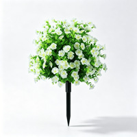 Nouvelles décorations extérieures anti-UV : Arbres boule de topiaire en fausses plantes vertes, Ulme blanche, Eucalyptus, plantes fleuries, arbustes durables