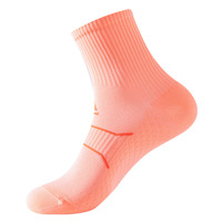 Fabricant de chaussettes athlétiques de compression de badminton de couleur unie pour hommes personnalisées avec votre propre logo pour le cyclisme et la course à pied.