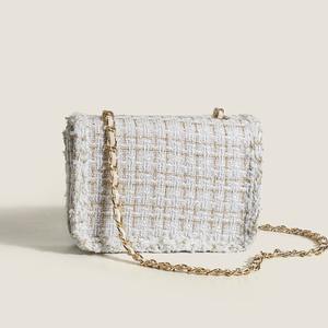 2025 nouveau sac à chaîne en tweed blanc avec serrure dorée, élégant sac pour femme rétro, exquis et à la mode - Product Image 3