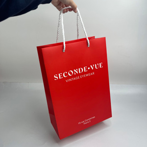 Sacs en papier rouge mat avec estampage à chaud blanc - Sacs shopping personnalisés pour boutiques, vins et cosmétiques - Product Image 4