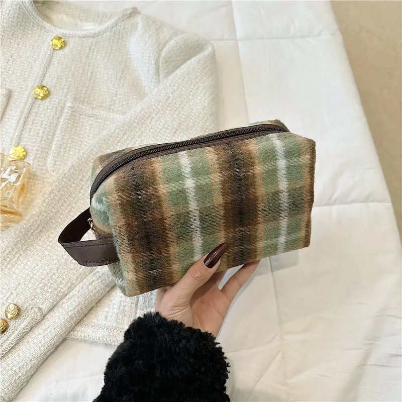 2024 New Plaid Felt Cosmetic Bag Large Capacity Makeup Toiletry Storage Bag Portable Travel Handbag Washing Bag for Girls Women