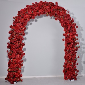 Arche florale élégante et courbée pour la cérémonie de mariage et la décoration de fête en plein air dans le jardin - Product Image 1