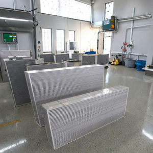 แกนอลูมิเนียมหม้อน้ำอินเตอร์คูลเลอร์หม้อน้ำหล่อเย็นแบบสุญญากาศสภาพใหม่แผ่นแลกเปลี่ยนความร้อนสำหรับอุตสาหกรรม - Product Image 1