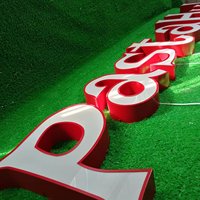 Signalisation avant de magasin à DEL personnalisées, lettres de canal rétroéclairées, enseignes électroniques d'affaires en acrylique 3D pour l'extérieur