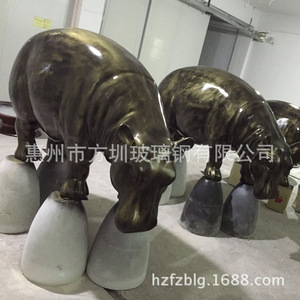 Sculpture en résine d'hippopotame, décoration d'animal contemporaine à poser au sol en extérieur, fabriquée à Huizhou - Product Image 3