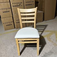 Chaise en bois massif finition chêne clair, chaise de restaurant commerciale en bois massif, chaise confortable avec dossier en échelle et revêtement en PU pour café