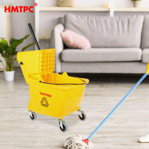 Seau à pression latérale HMTPC 30L avec roulettes, jaune, pour usage domestique et commercial - Product Image 3