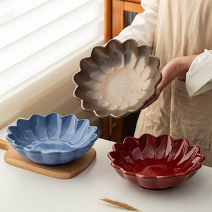 Assiettes de service en céramique en forme de fleur, design vintage émaillé, faites à la main, pour les fêtes et la maison - Product Image 3