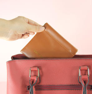 Pochette en <span class=keywords><strong>cuir</strong></span> pour bijoux avec logo en relief de luxe, petite enveloppe en <span class=keywords><strong>cuir</strong></span> PU, pochette à pression pour bague - Product Image 3