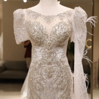 Robe de mariée sirène de luxe grande taille en satin et mousseline, ornée de perles florales, style princesse, avec traîne chapelle