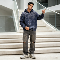 Sweat à capuche zippé personnalisé avec décoration en strass, effet délavé et usé