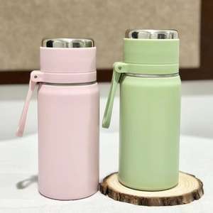 Vaso de acero inoxidable de doble pared con aislamiento al vacío, revestimiento de acero inoxidable 316, taza de viaje portátil, regalo con correa y tapa abatible. - Product Image 2