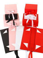Boîte cadeau rectangulaire pliable monobloc avec couvercle à rabat, fermeture magnétique, doublure en satin, impression quadricolore pour vêtements et articles ménagers