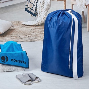 Sacca per Bucato in Nylon Resistente Personalizzabile con Chiusura a Cordoncino, Logo Stampato e Dimensioni Personalizzabili, Lavabile e Riutilizzabile per Vestiti - Product Image 5