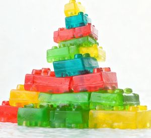 Caramelos de Goma Dura con Sabor a Frutas en Forma de Bloques 3D con Relleno en Bolsa, Caramelos de Gelatina Halal - Product Image 5