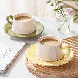 कॉफी कप और तश्तरी दोपहर चाय कप और तश्तरी मग ताजा सिरेमिक कोरियाई मैकरॉन रंग प्रणाली क्लैश रंग प्यारा कैम्पिंग कार्टन