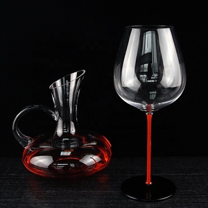 Calici <span class=keywords><strong>da</strong></span> <span class=keywords><strong>Vino</strong></span> in Cristallo Senza Piombo con Gambo <span class=keywords><strong>Rosso</strong></span> e Logo, Capacità 1L, Stile Lussuoso per Regali Aziendali - Product Image 2