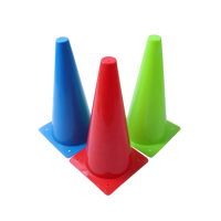 Cônes d'entraînement PE/ABS de plusieurs tailles et couleurs, écologiques et durables, directement de l'usine, pour le football, les sports et les exercices d'agilité en extérieur.