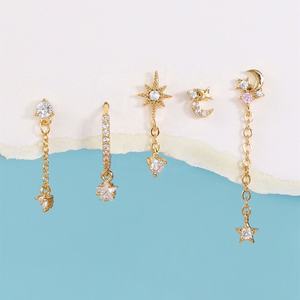 Juego de Aretes de Estrella de Ocho Puntas y Luna, Cinco Piezas, Modernos, Chapados en Oro, con Diamantes, para Mujer - Product Image 5
