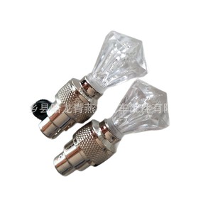 Luces de válvula de diamante para bicicleta, siete colores, 4 modos, luz de rueda impermeable IPX4 - Product Image 1