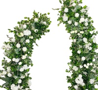 Hornförmige Seidenrosen Künstliche Blumenreihe mit Grünzeug Hochzeitsbühnen-Hintergrund-Dekoration für Abschlussfeier Halloween Neujahr & Ostern