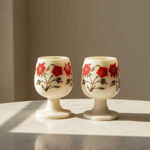 Verres à pied en marbre peint à motifs floraux, base blanche, motif floral rouge, design moderne, élégant, artistique, d'inspiration vintage ANURAG - Product Image 1