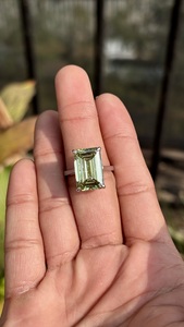 แหวนทอง 14KT ดีไซน์เนอร์ ประดับมรกตสีเขียวอ่อน ทรงเหลี่ยม ผลิตในห้องปฏิบัติการ สำหรับผู้หญิง แหวนแต่งงาน/หมั้น ทำมือ งานสั่งทำพิเศษ เครื่องประดับหรูหรา - Product Image 6