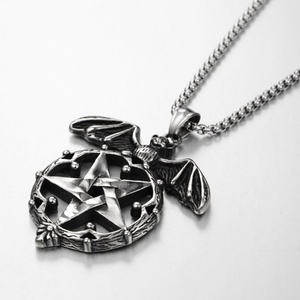 Collar con Colgante Unisex de Acero Inoxidable Gótico, Estilo Wiccano Satánico Vintage, con Pentagrama de Murciélago, Círculo Decorativo, Dorado, Moderno y Encantador - Product Image 3