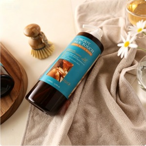 Gel de Ducha Humectante Silk Touch con Proteína de Seda, Tamaño Grande 1000ml, para Hidratación Diaria, Piel Suave, Venta al Por Mayor, Listo para Exportación - Product Image 4