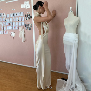 Vestido de Noche con Cuello Halter, Espalda Descubierta en V Profundo, Falda Larga sin Mangas, Cintura Natural, Elegante, Color Sólido - Product Image 2