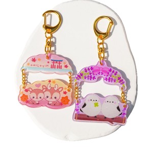 Multiple Colors and Shapes Modern Design Custom Printed Cartoon Epoxy Laser Acrylic Key Chains Charms for Promotional Gifts