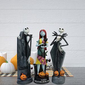 Figurines en résine Jack Skellington et Sally, décoration d'Halloween, ornement de bureau intérieur, 10x7.5x30cm, 9.5x7.5x30cm, 10x9x31cm - Product Image 1