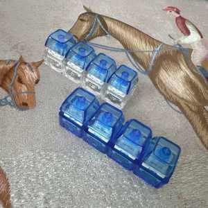 Juguete descompresivo transfronterizo de PVC con diseño de llavero, tipo PC3 Key 4 Key, con botón de eje de prueba para teclado mecánico y función de apretar - Product Image 1