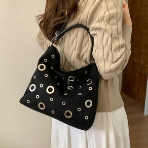 Nuevo Bolso de Hombro Impermeable de PU con Remaches y Cremallera, Versátil, Sofisticado, Moderno, Casual y Minimalista - Product Image 3