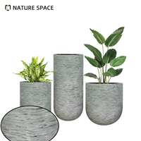 Pot Tanaman Fiberglass Tahan Lama Ringan untuk Luar Ruangan, Desain Modern Industrial Bulat Besar Custom, Ukiran Tangan untuk Taman & Rumah