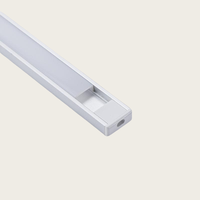 Profilé de finition en aluminium anodisé flexible de style victorien moderne pour bandes LED pour armoires de cuisine - Solutions d'éclairage pour usage intérieur