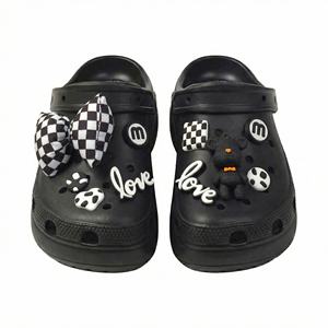 Sabots Mary Jane unisexe Yearning Violent Bear, mode dimensionnelle, en maille d'été, recyclables, antidérapants, souples, à plateforme plate, rehaussants - Product Image 1