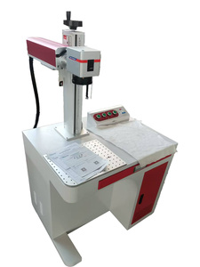 Machine <span class=keywords><strong>de</strong></span> marquage et <span class=keywords><strong>de</strong></span> gravure au laser à fibre pour marquer le logo <span class=keywords><strong>de</strong></span> la date <span class=keywords><strong>de</strong></span> production sur une plaque métallique - Product Image 5