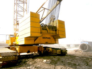 Grúa sobre orugas Demag CC1000 usada, máquina elevadora de 200T, grúa hidráulica en venta - Product Image 4