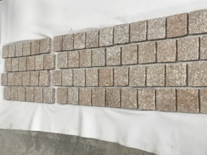Pavés en pierre de granit jaune rouillé bon marché Top flammé et quatre côtés <span class=keywords><strong>Pavé</strong></span> en granit à motif de brique naturelle pour allée <span class=keywords><strong>jardin</strong></span> autres - Product Image 4