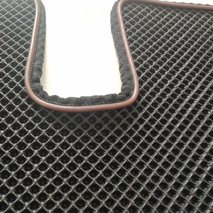Tappetini Auto AT 5012 di Lusso in PVC Resistente per Tutte le Stagioni, Tappetino per Rifiuti di Animali Domestici, Personalizzabile per Auto, Camion, SUV e Furgoni - Product Image 5