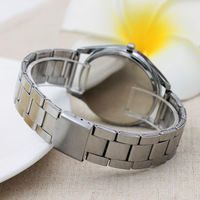 Achetez 1 montre à quartz pour homme à mouvement inversé, cadran vert, aiguilles en verre, acier inoxydable, étanche, fabricants de montres à marque privée
