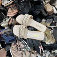 Sandales d'occasion pour femmes S14 – Lots mixtes de sandales à talons hauts et pantoufles décontractées – Vente en gros de chaussures d'été usagées pour femmes